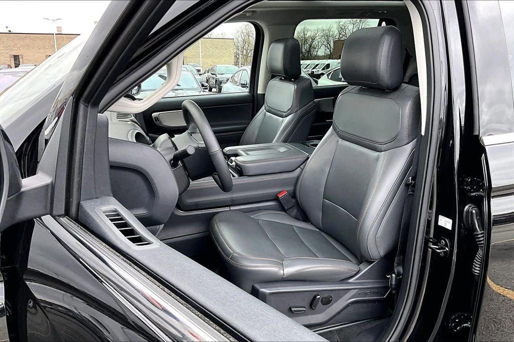 Used 2025 Ford Expedition Active image 24