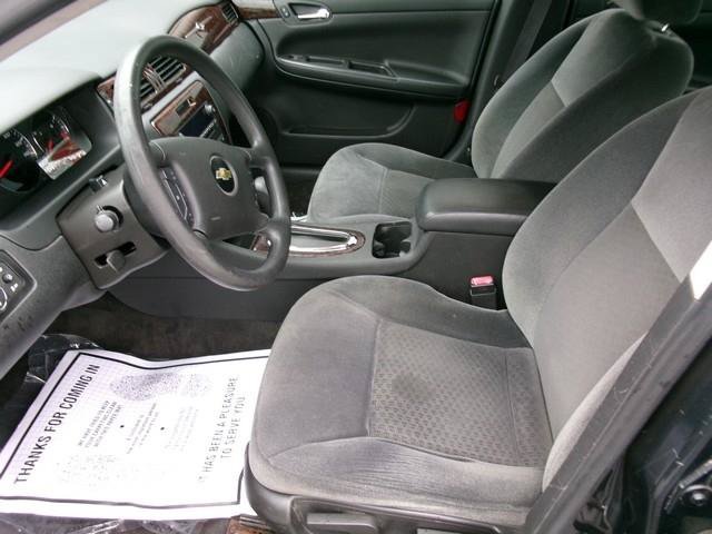 Used 2016 Chevrolet Impala LT FWD image 8
