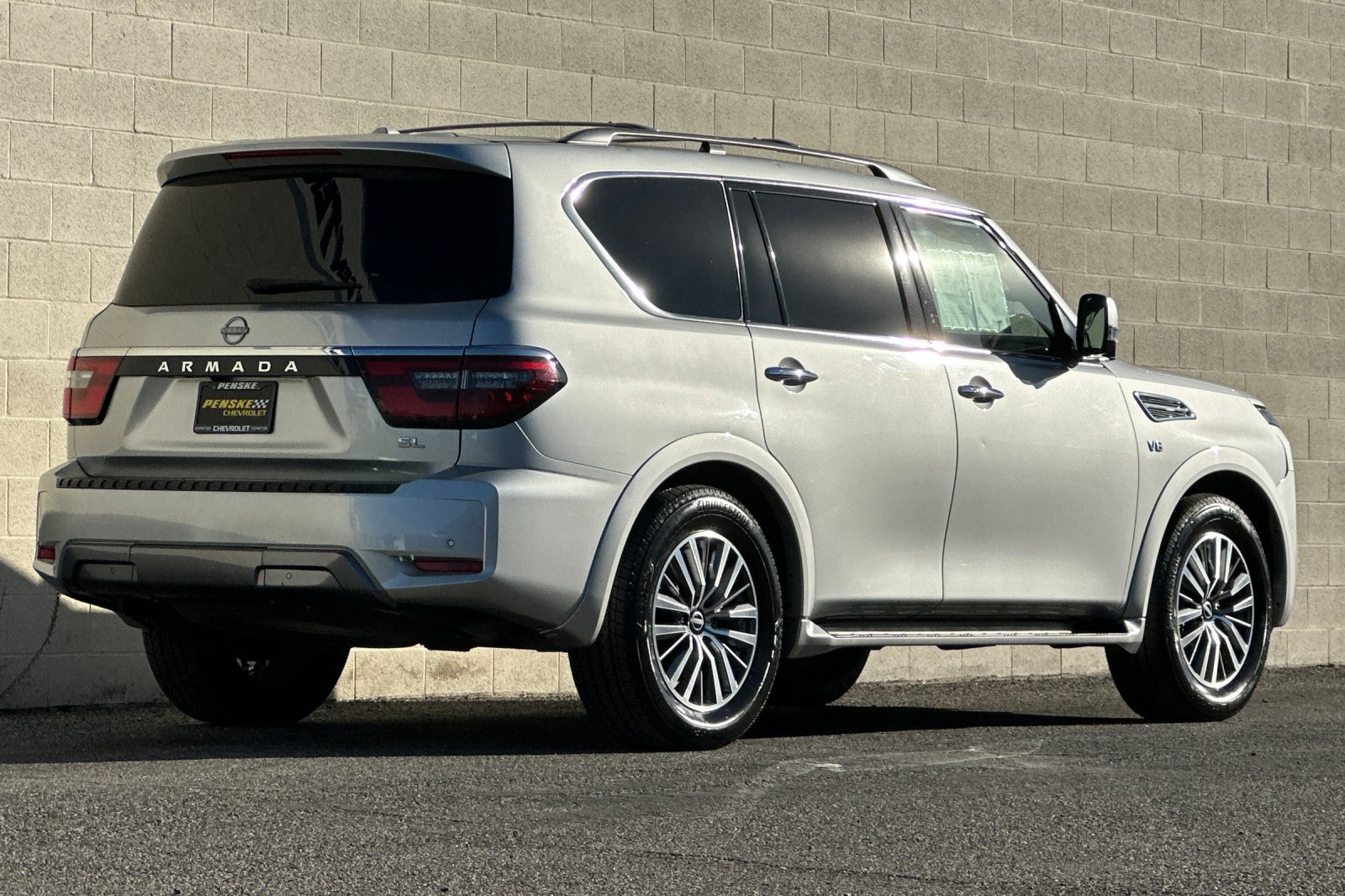 Used 2022 Nissan Armada SL RWD image 4