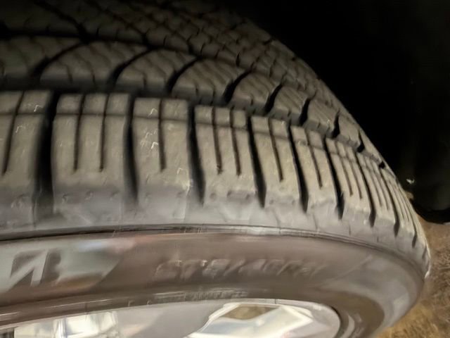 Used 2020 Ford Explorer Platinum w/ Premium Technology Package image 11