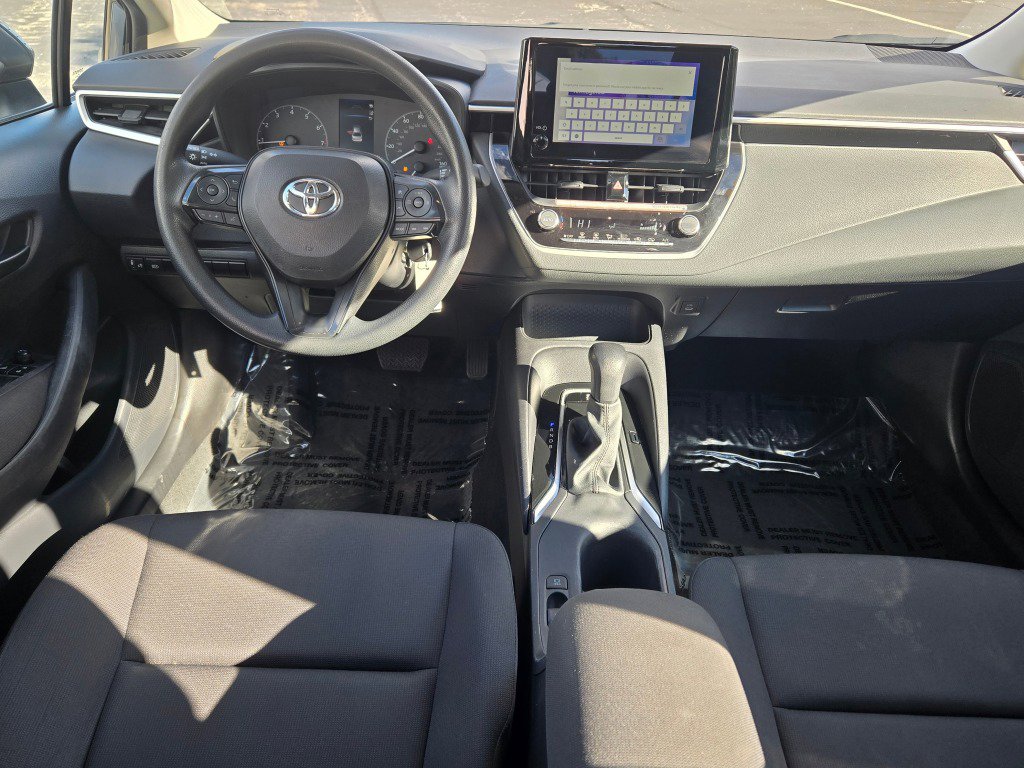 Used 2025 Toyota Corolla LE FWD image 15