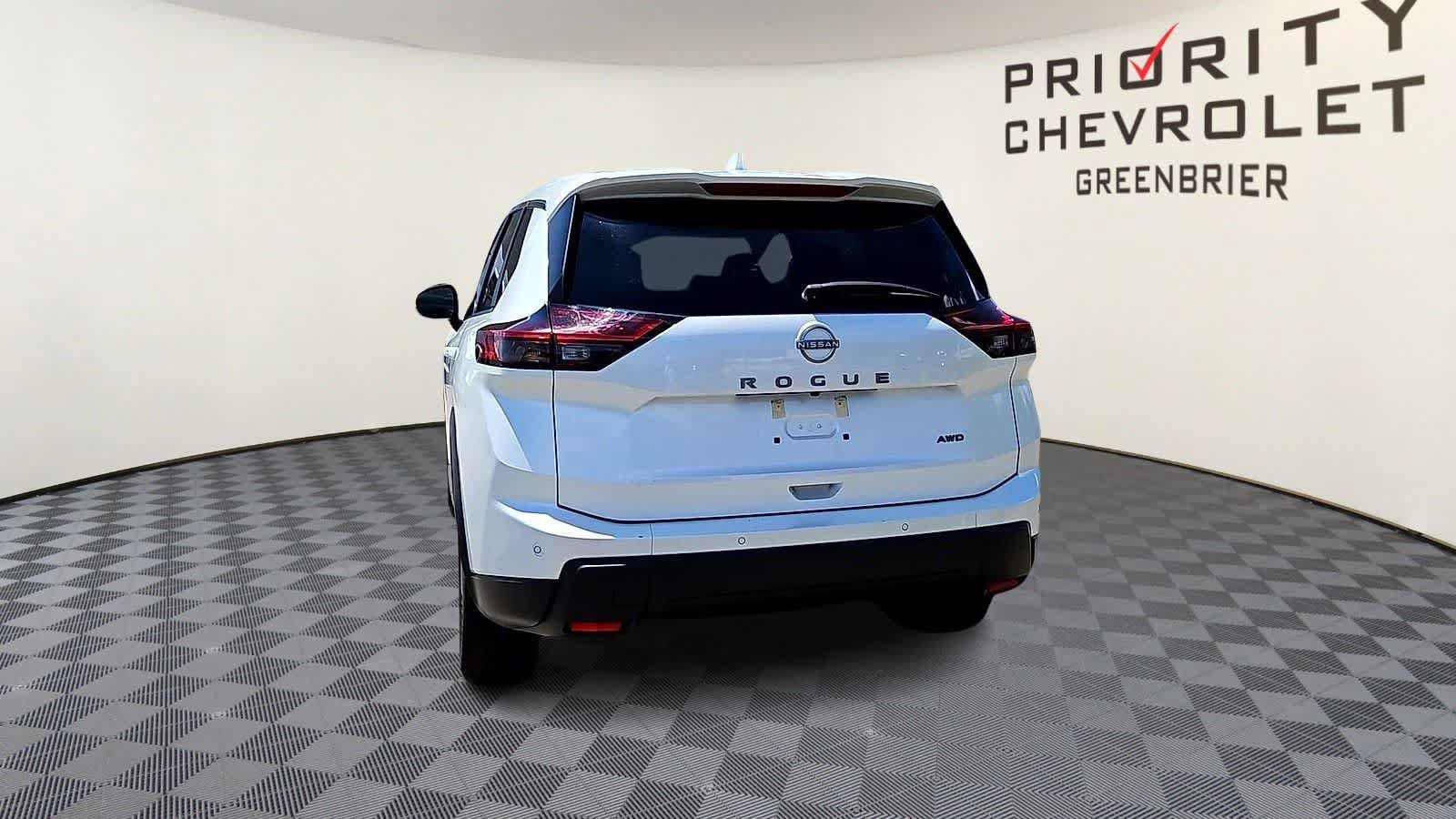 Used 2025 Nissan Rogue SV AWD/4WD image 7