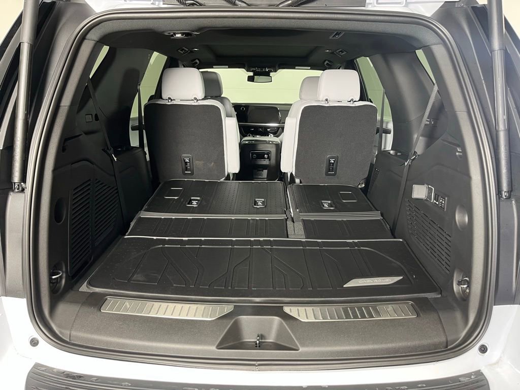 New 2026 Chevrolet Tahoe Premier w/ Sun And Tow Package AWD/4WD image 20