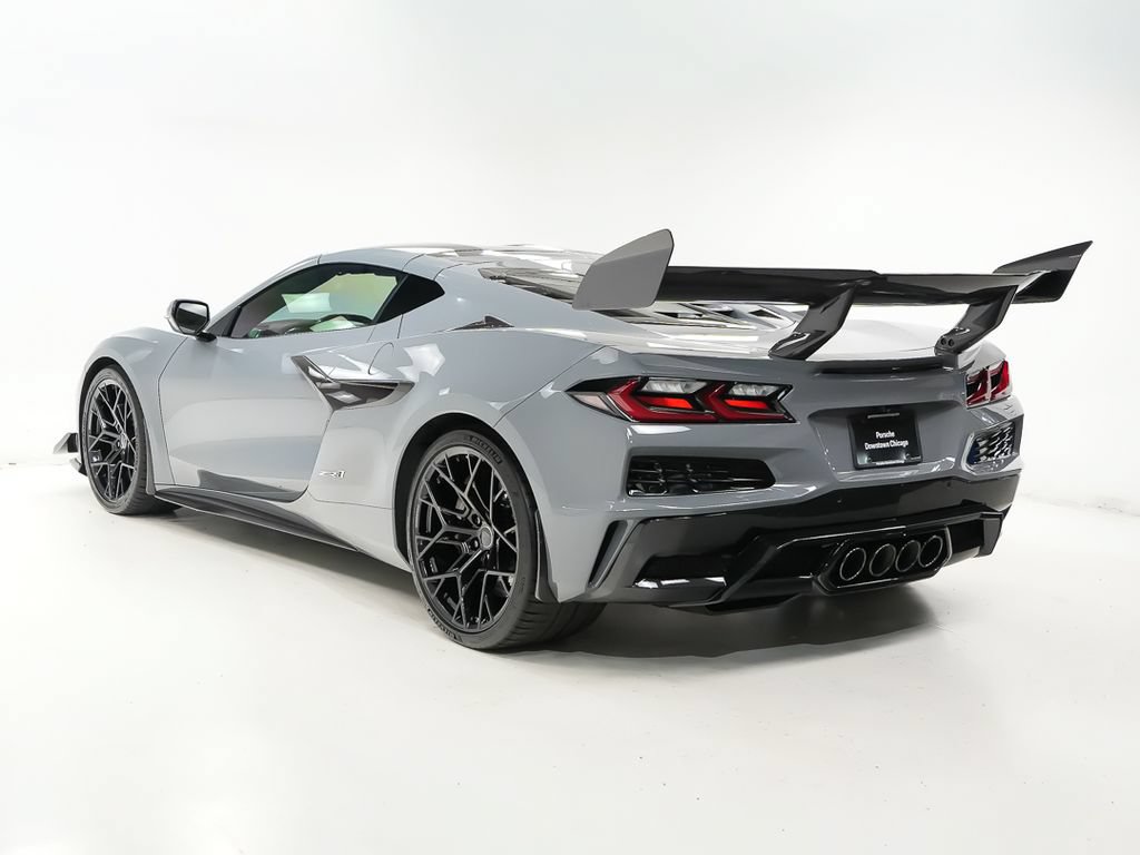 Used 2025 Chevrolet Corvette ZR1 w/ ZR1 Carbon Fiber Aero Package RWD image 3