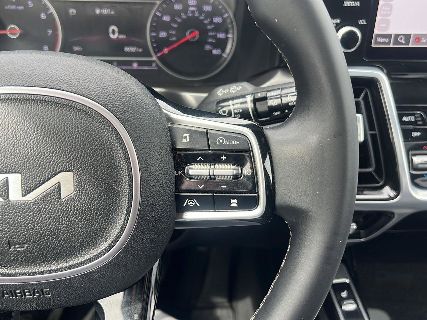 Used 2022 Kia Sorento SX image 26