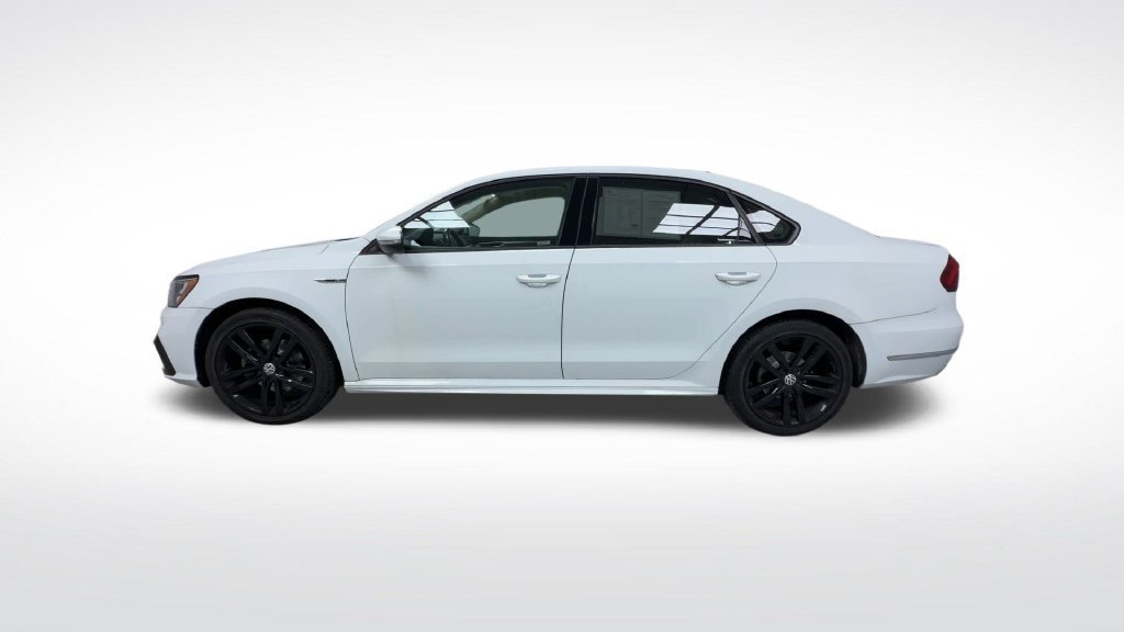 Used 2018 Volkswagen Passat 2.0T R-Line FWD image 8