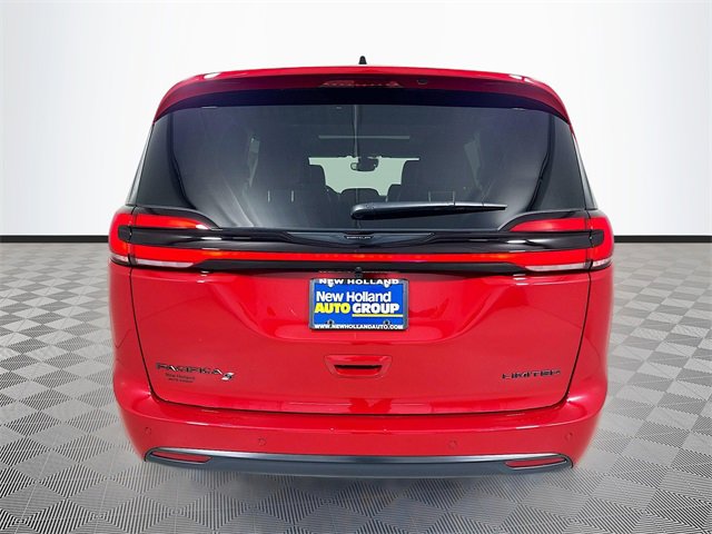 New 2026 Chrysler Pacifica Limited image 5