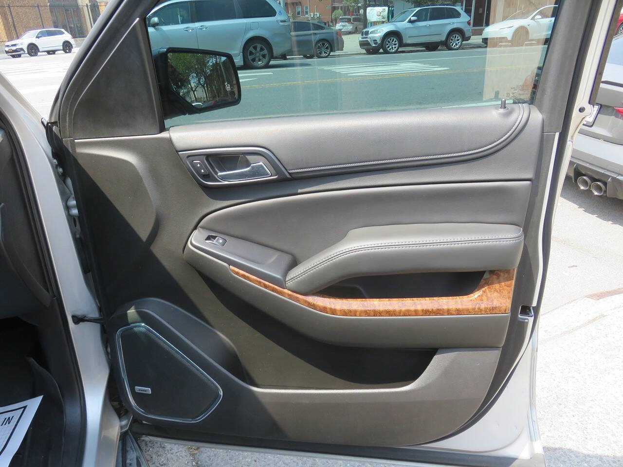 Used 2018 Chevrolet Tahoe Premier AWD/4WD image 31