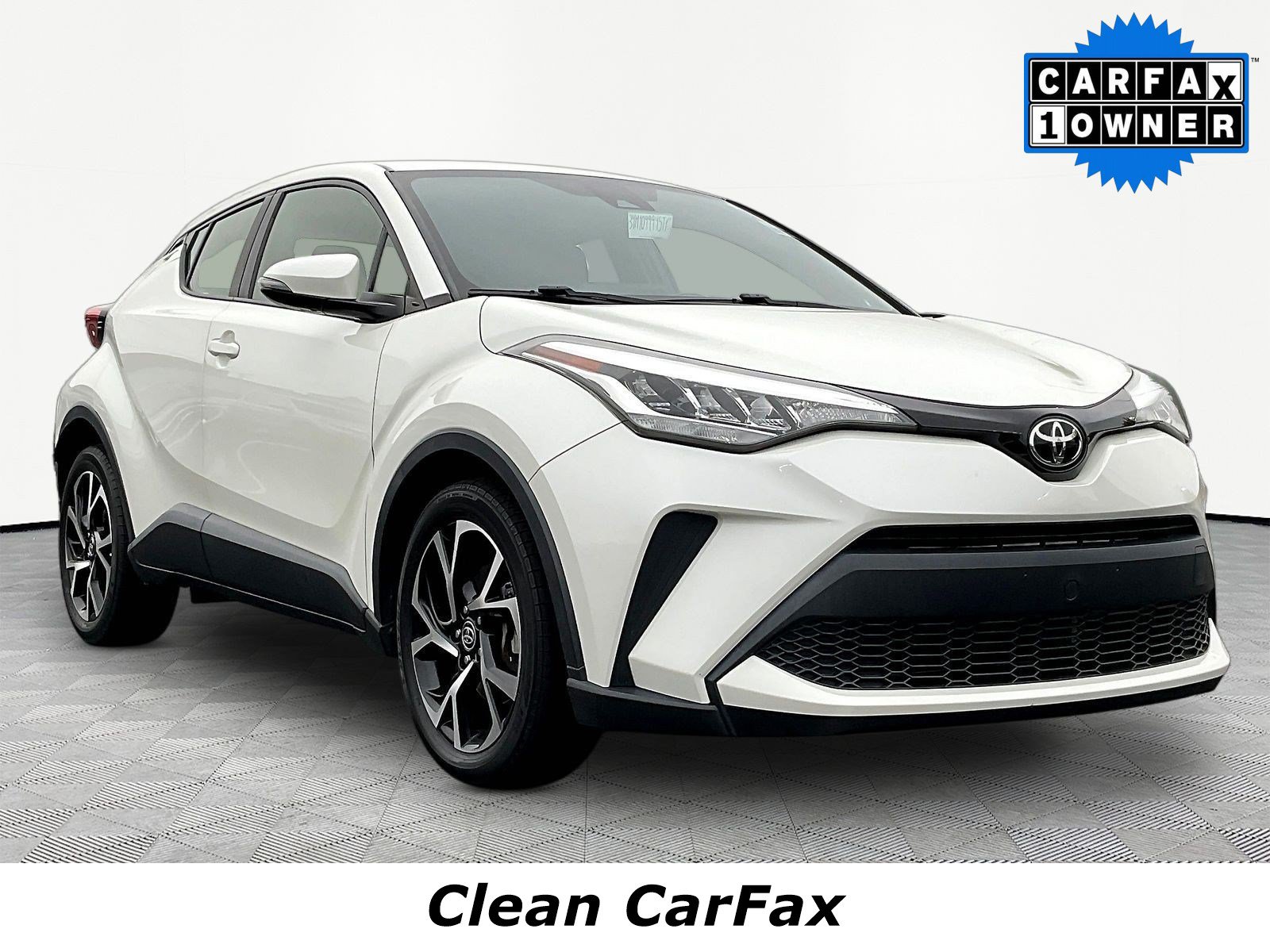Used 2021 Toyota C-HR XLE FWD image 3