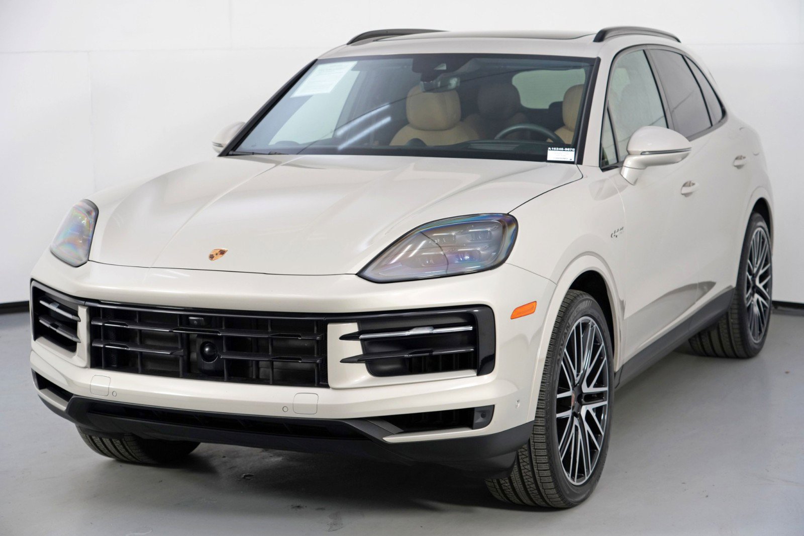 Used 2025 Porsche Cayenne E-Hybrid image 48