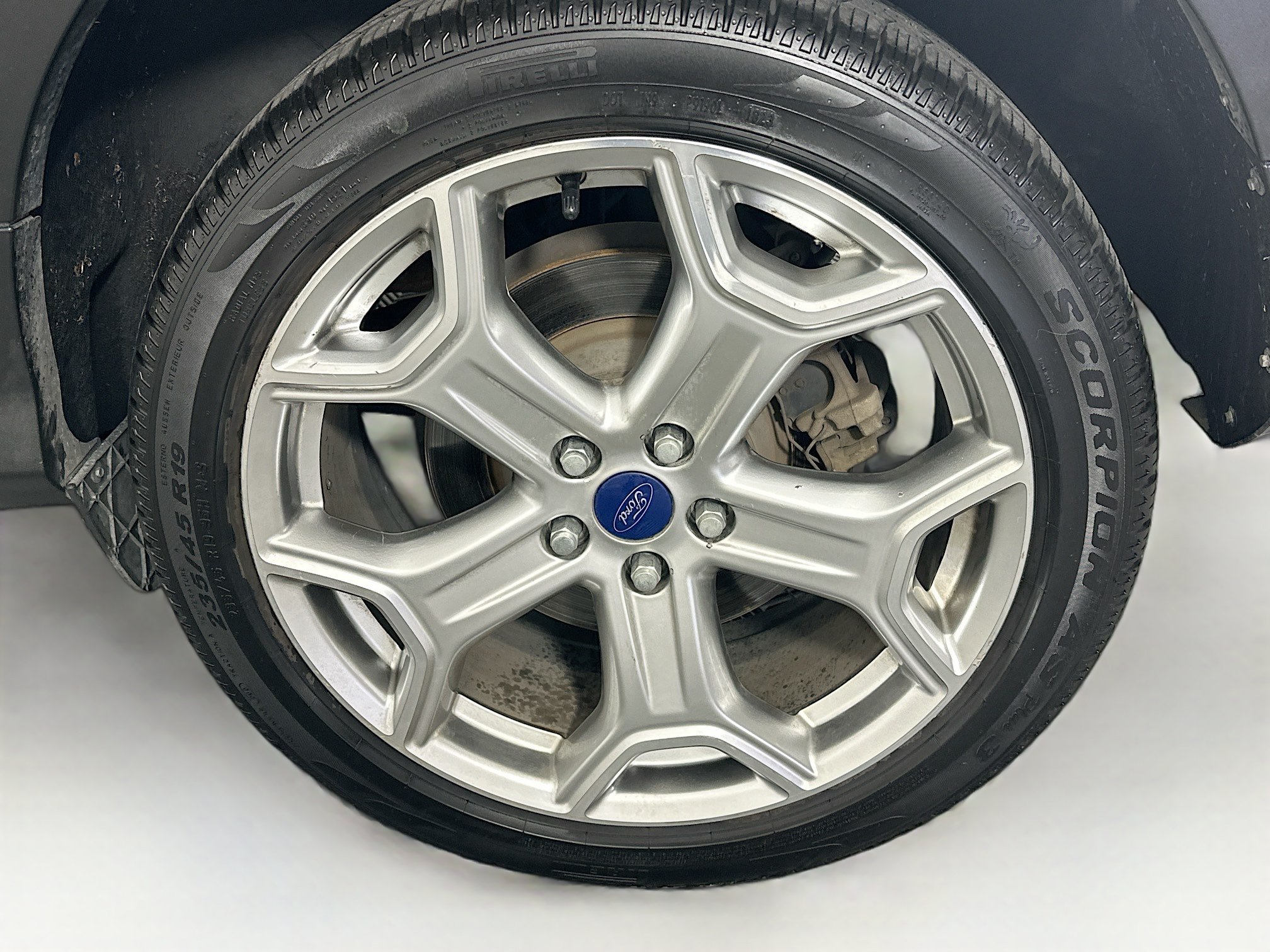 Used 2018 Ford Escape Titanium w/ Ford Safe & Smart Package AWD/4WD image 11