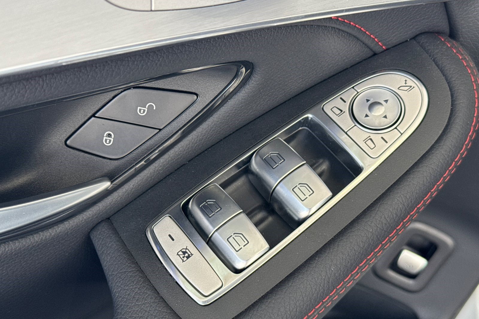 Used 2022 Mercedes-Benz GLC 43 AMG 4MATIC image 13