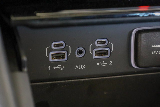 Used 2023 Jeep Grand Cherokee Limited image 20