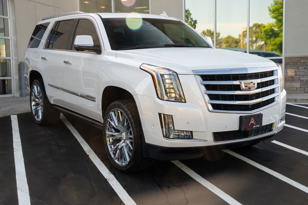 Used 2017 Cadillac Escalade Premium Luxury AWD/4WD image 7