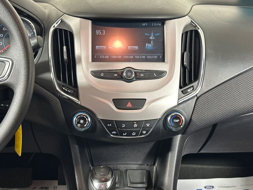 Used 2017 Chevrolet Cruze LS FWD image 27