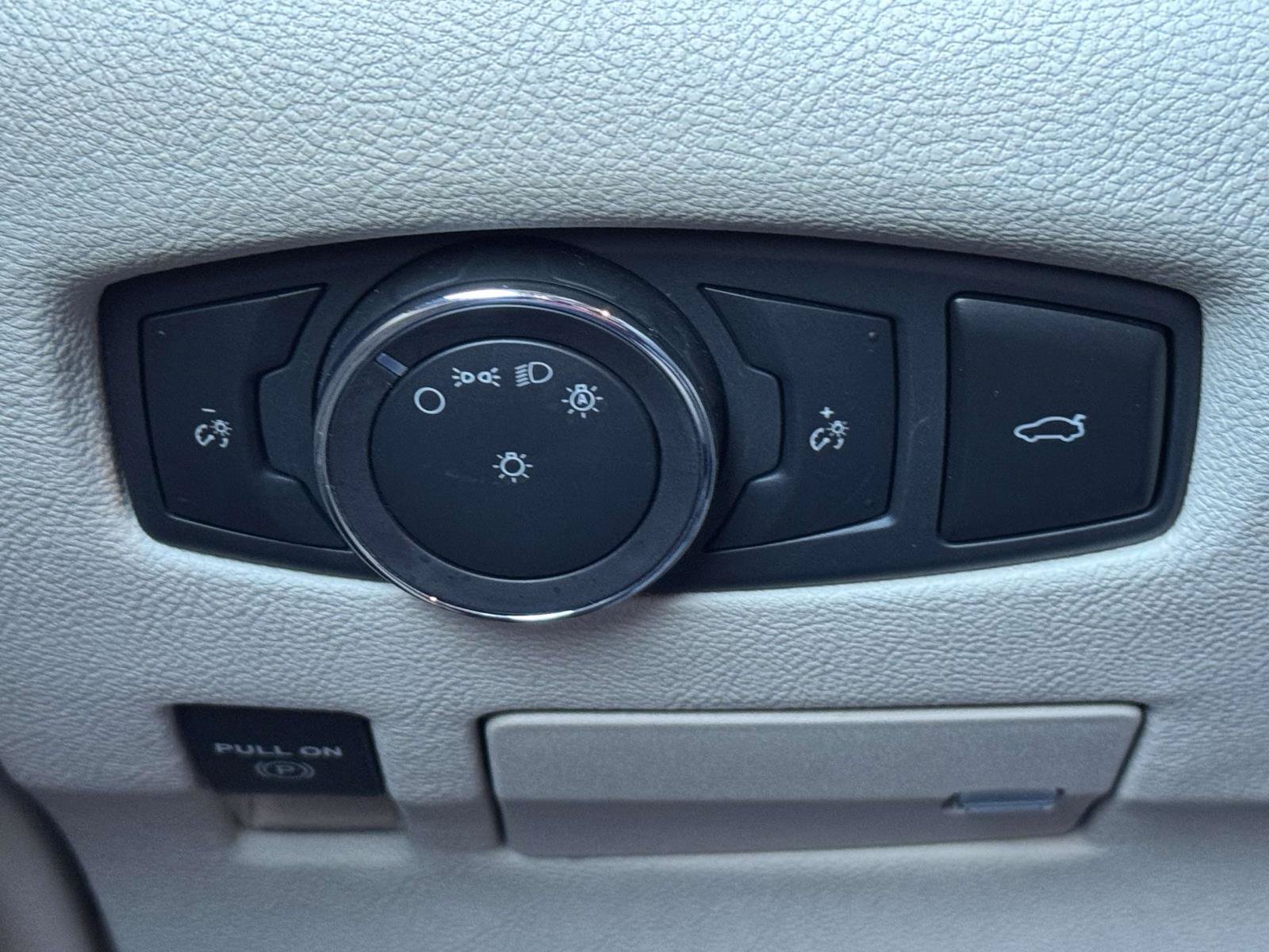 Used 2019 Lincoln Continental Select AWD/4WD image 30