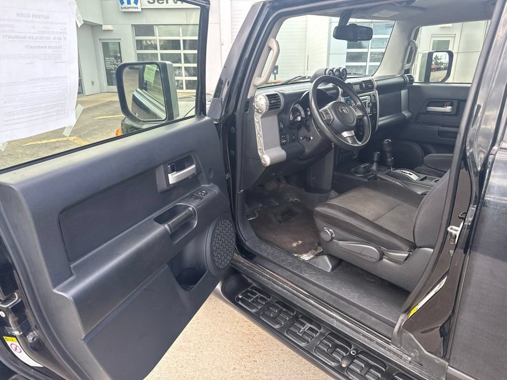Used 2014 Toyota FJ Cruiser 4WD w/ Convenience Package image 11