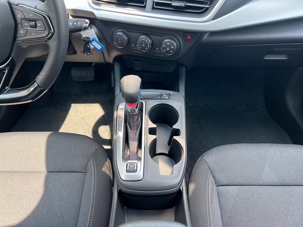 New 2026 Chevrolet Trax RS w/ Sunroof Package FWD image 17