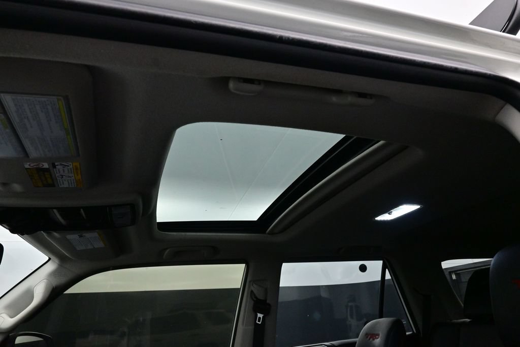 Used 2021 Toyota 4Runner Venture w/ Moonroof Package AWD/4WD image 50