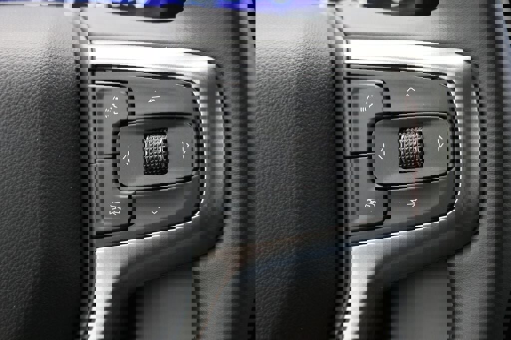 Used 2024 Chevrolet Silverado 1500 LT image 24