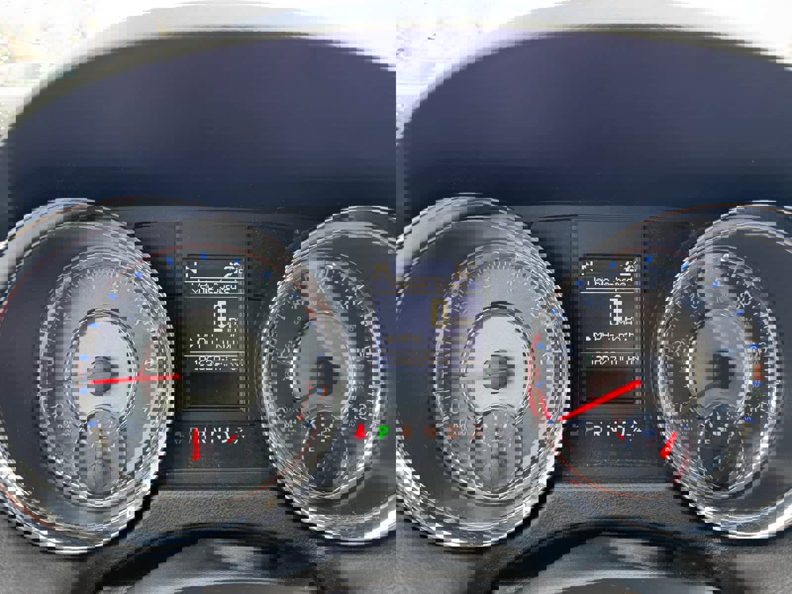 Used 2015 Chrysler Town & Country Touring-L image 31