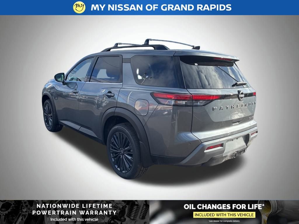 New 2026 Nissan Pathfinder SL image 3