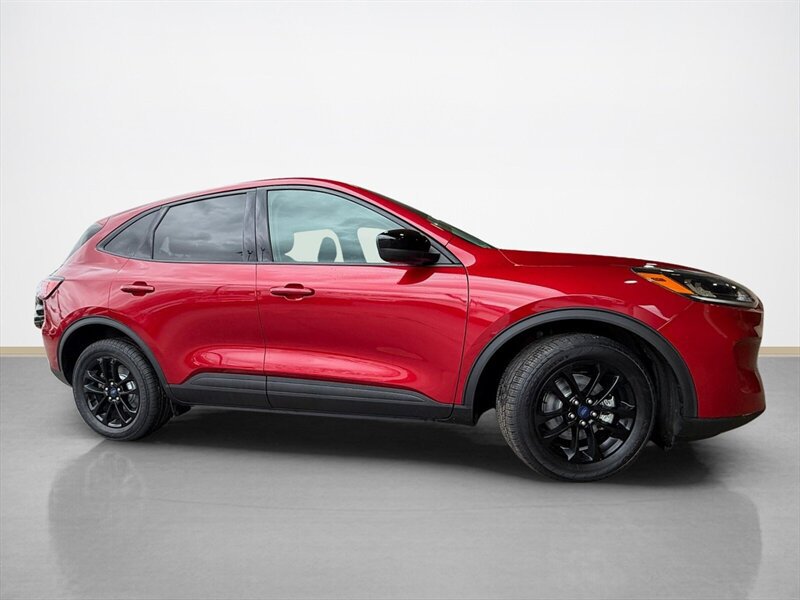 Used 2020 Ford Escape SE Sport FWD image 2