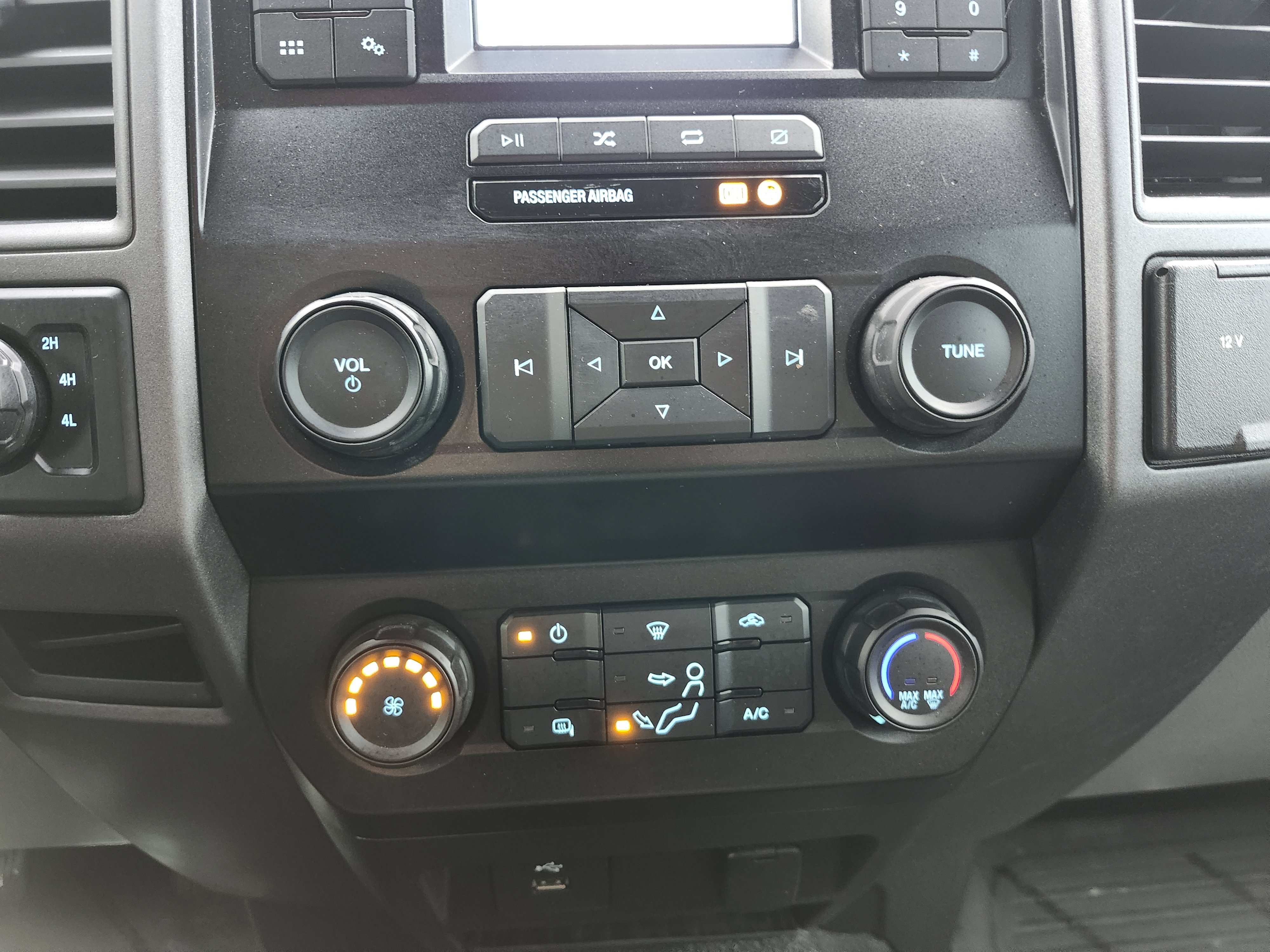Used 2020 Ford F250 XL w/ STX Appearance Package image 30