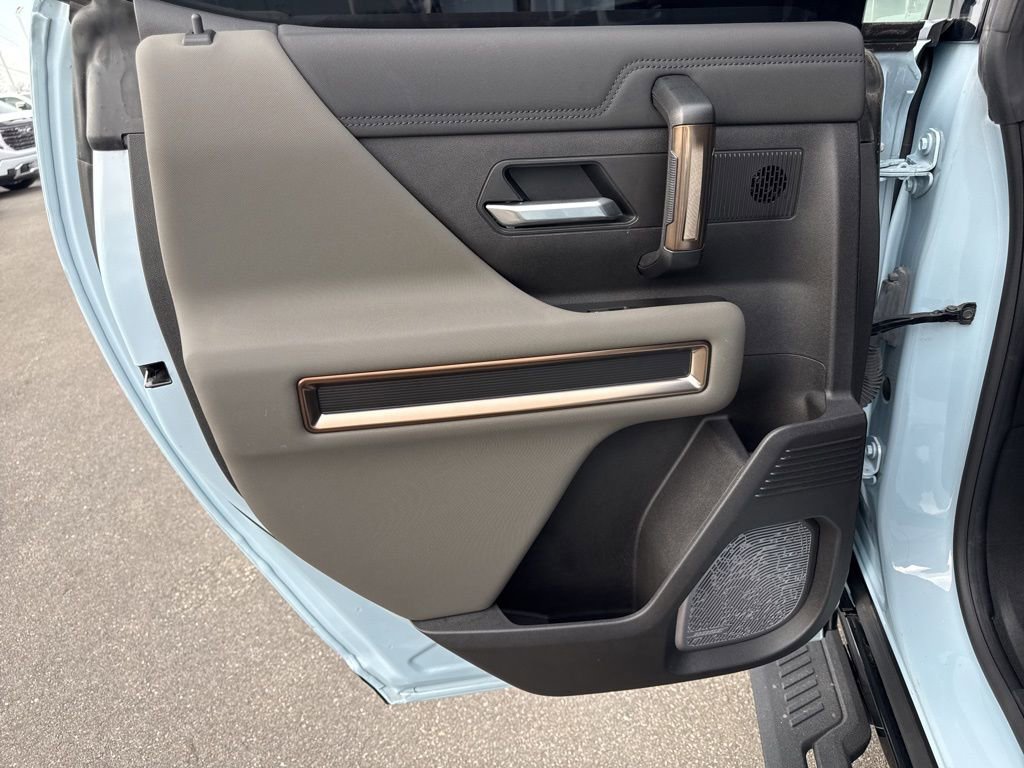 Used 2025 GMC Hummer EV 2X image 31