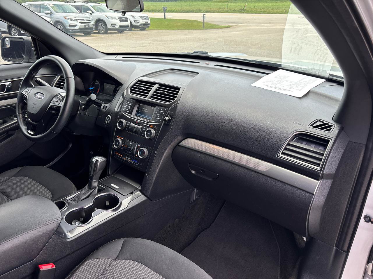Used 2018 Ford Explorer XLT FWD image 25