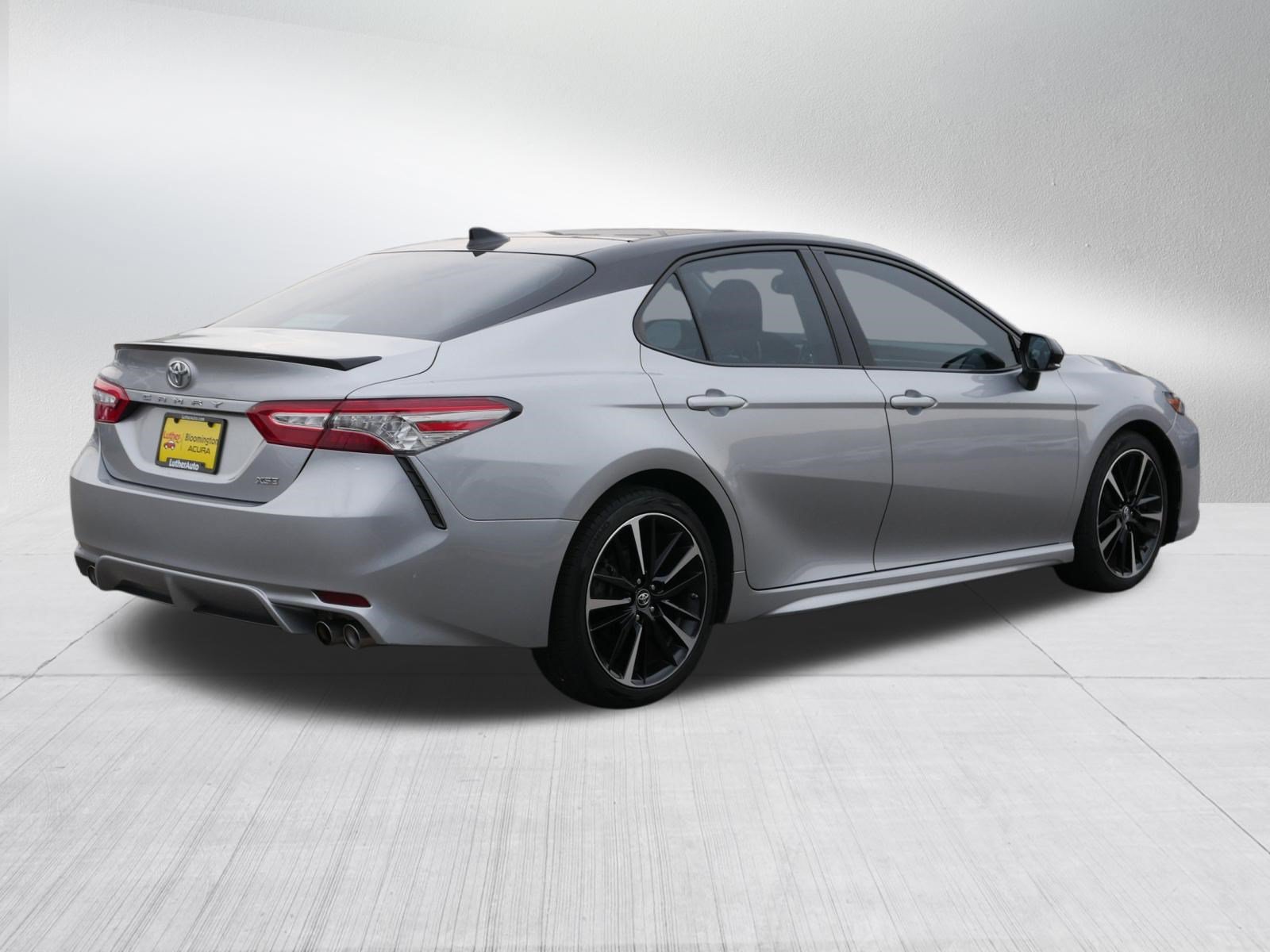 Used 2019 Toyota Camry XSE FWD image 7