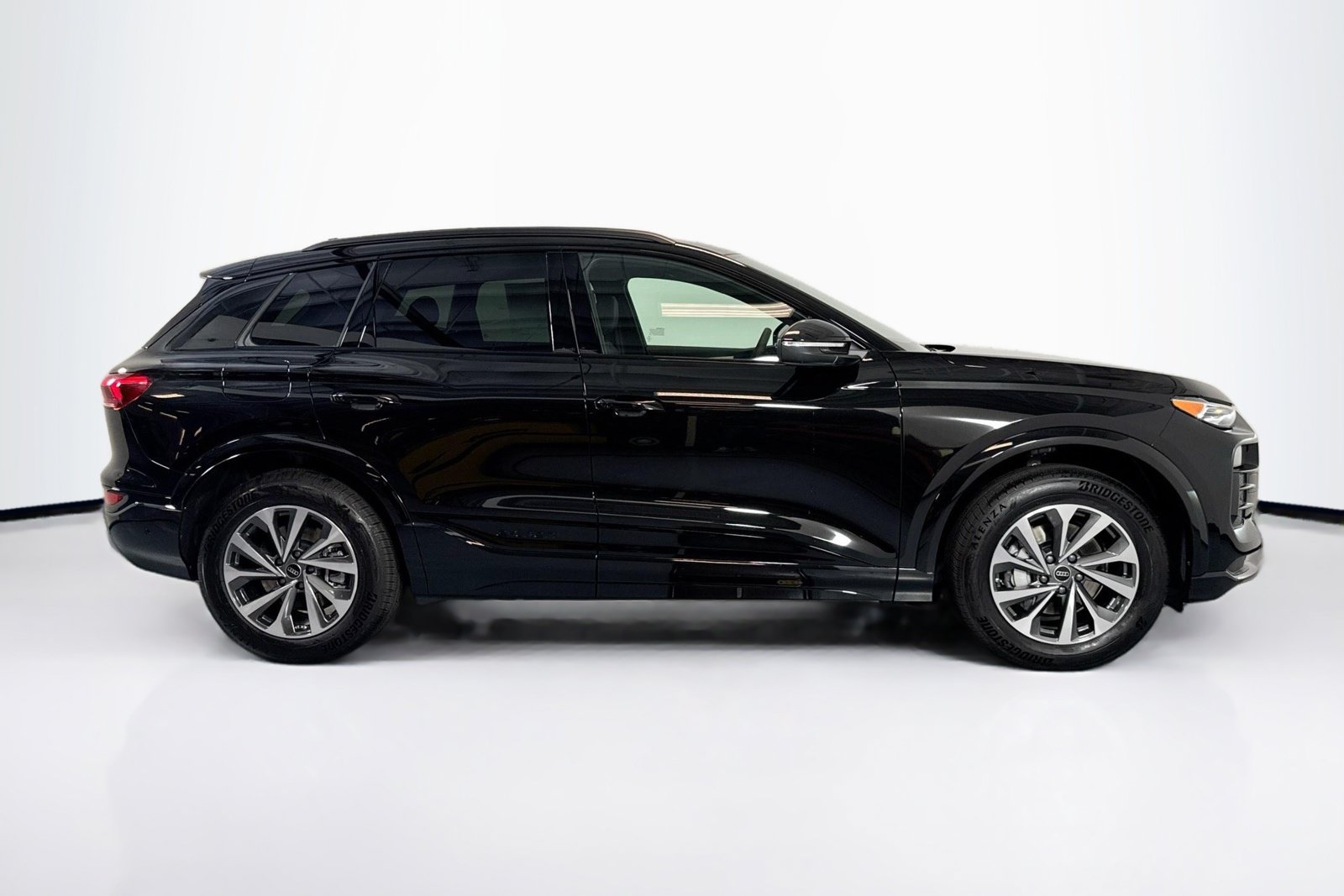 New 2027 Audi Q6 e-tron Premium AWD/4WD image 4