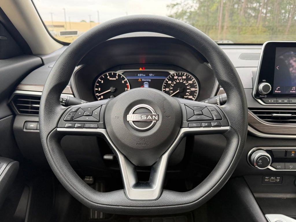 Used 2024 Nissan Altima 2.5 SV image 16