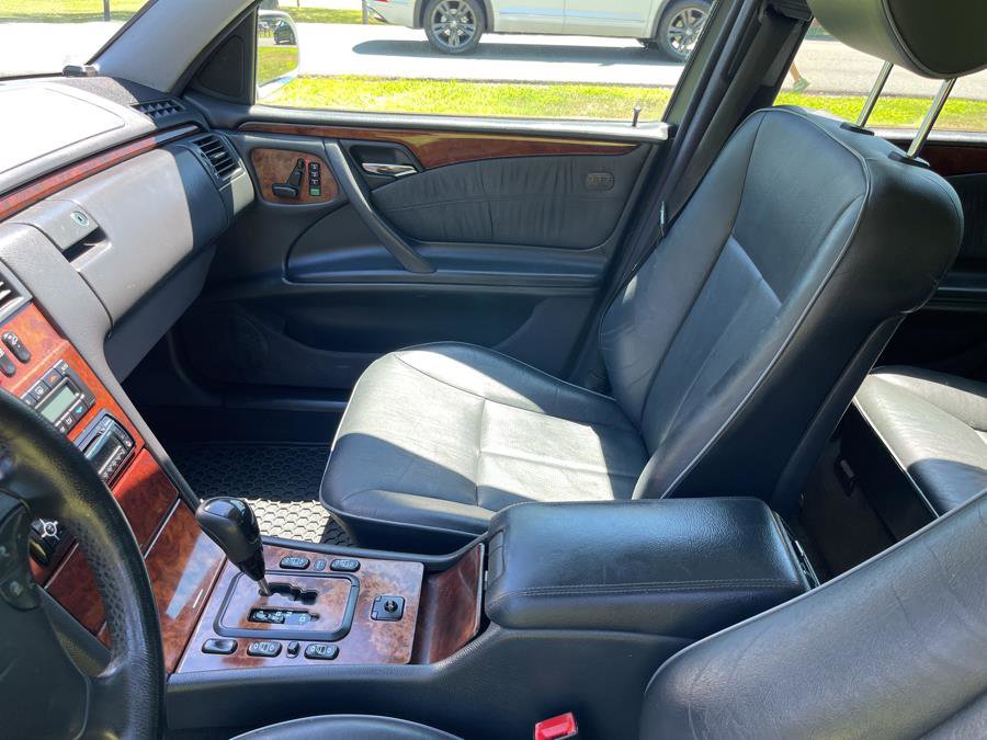 Used 2002 Mercedes-Benz E 320 4MATIC Wagon image 17