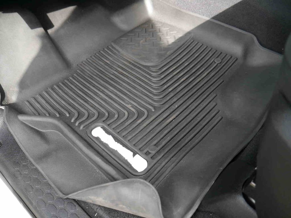 Certified 2021 RAM 1500 Classic SLT image 22