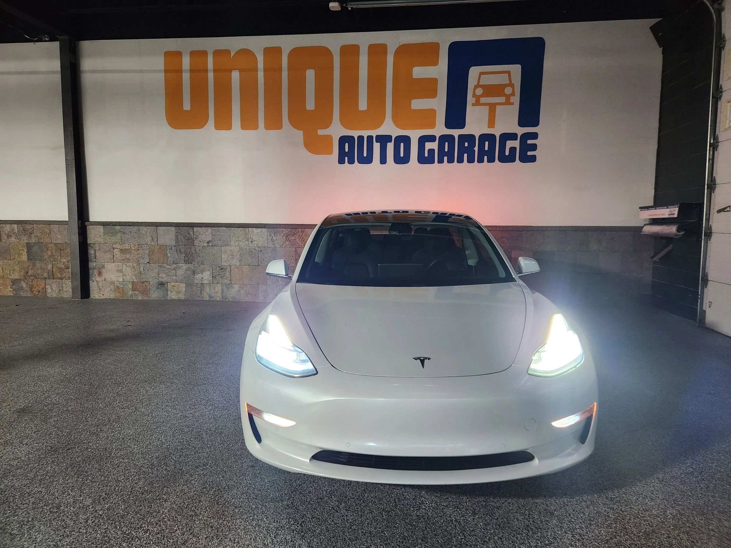 Used 2020 Tesla Model 3 Long Range image 3
