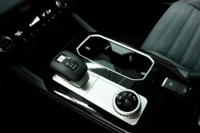 New 2026 Mitsubishi Outlander SE FWD image 14