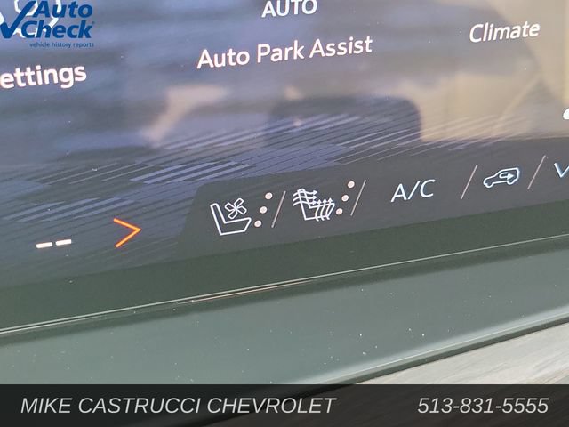Certified 2025 Chevrolet Suburban Premier AWD/4WD image 18