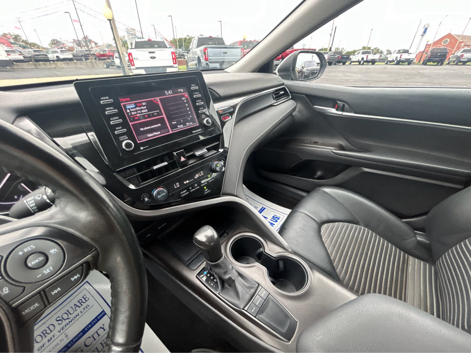 Used 2023 Toyota Camry SE image 21