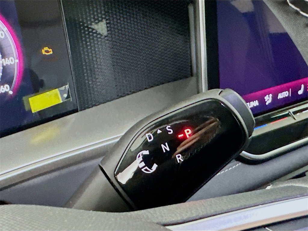 New 2025 Volkswagen Tiguan SE image 22