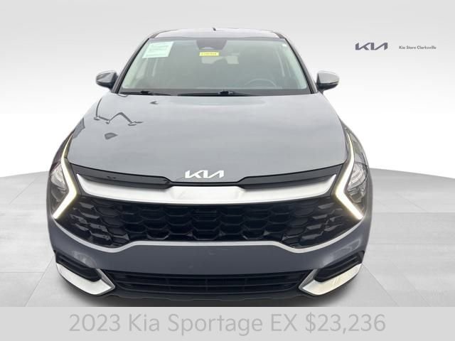 Used 2023 Kia Sportage EX image 3