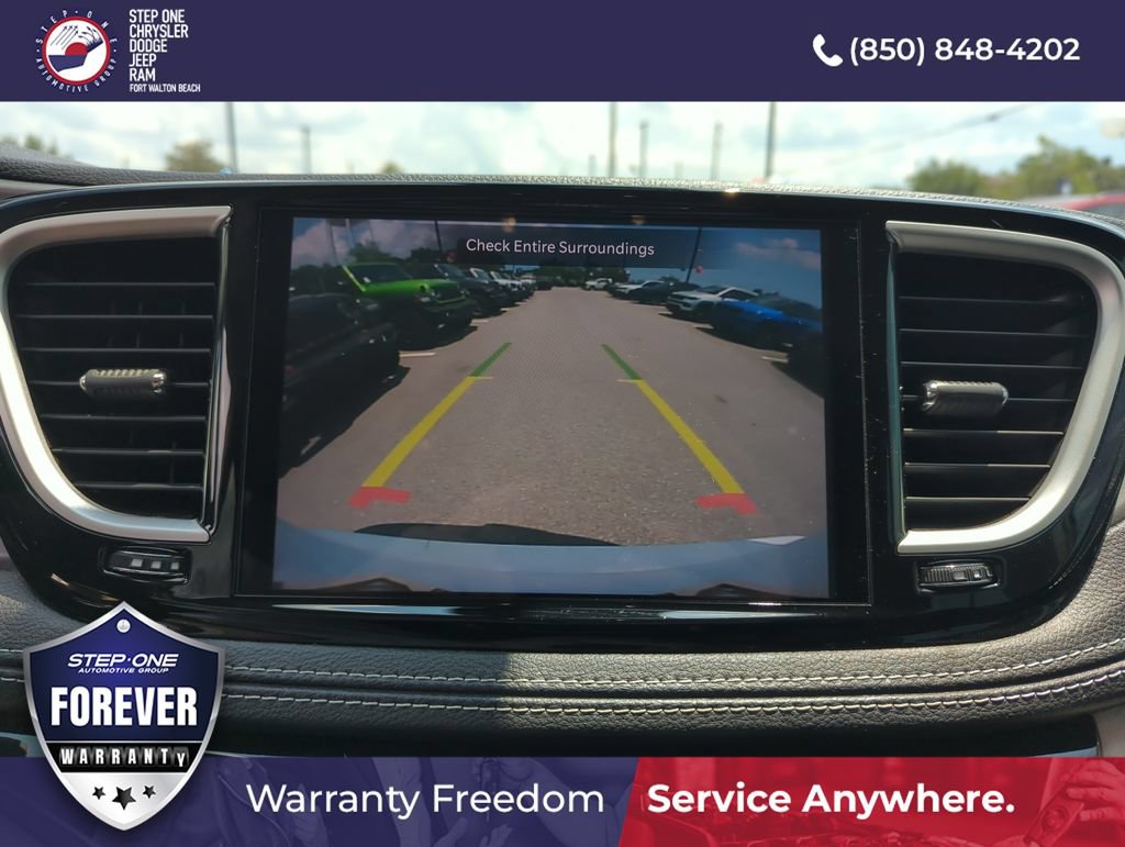 Used 2022 Chrysler Pacifica Touring-L FWD image 25