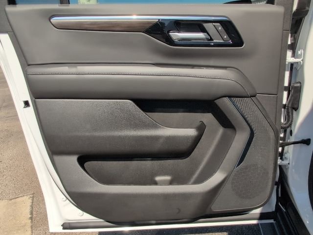 New 2026 Chevrolet Suburban LS image 10