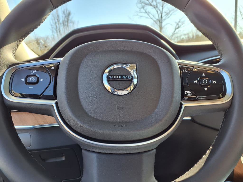 New 2025 Volvo XC90 B6 Plus w/ Protection Package Premier image 46