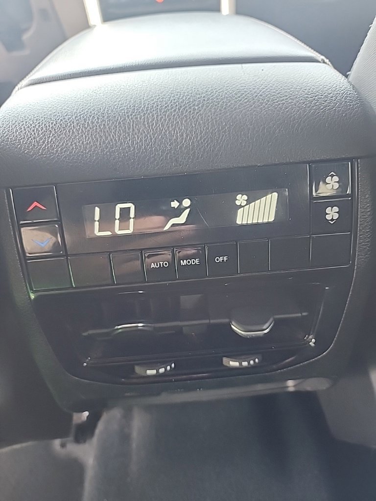 Used 2023 Jeep Grand Cherokee L Laredo w/ Luxury Tech Group I AWD/4WD image 14