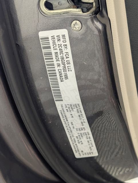 Used 2023 Chrysler Pacifica Touring-L FWD image 36