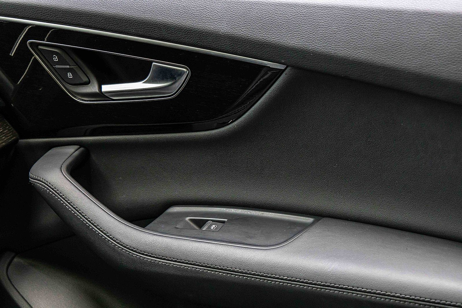 Used 2024 Audi Q7 Premium Plus image 16