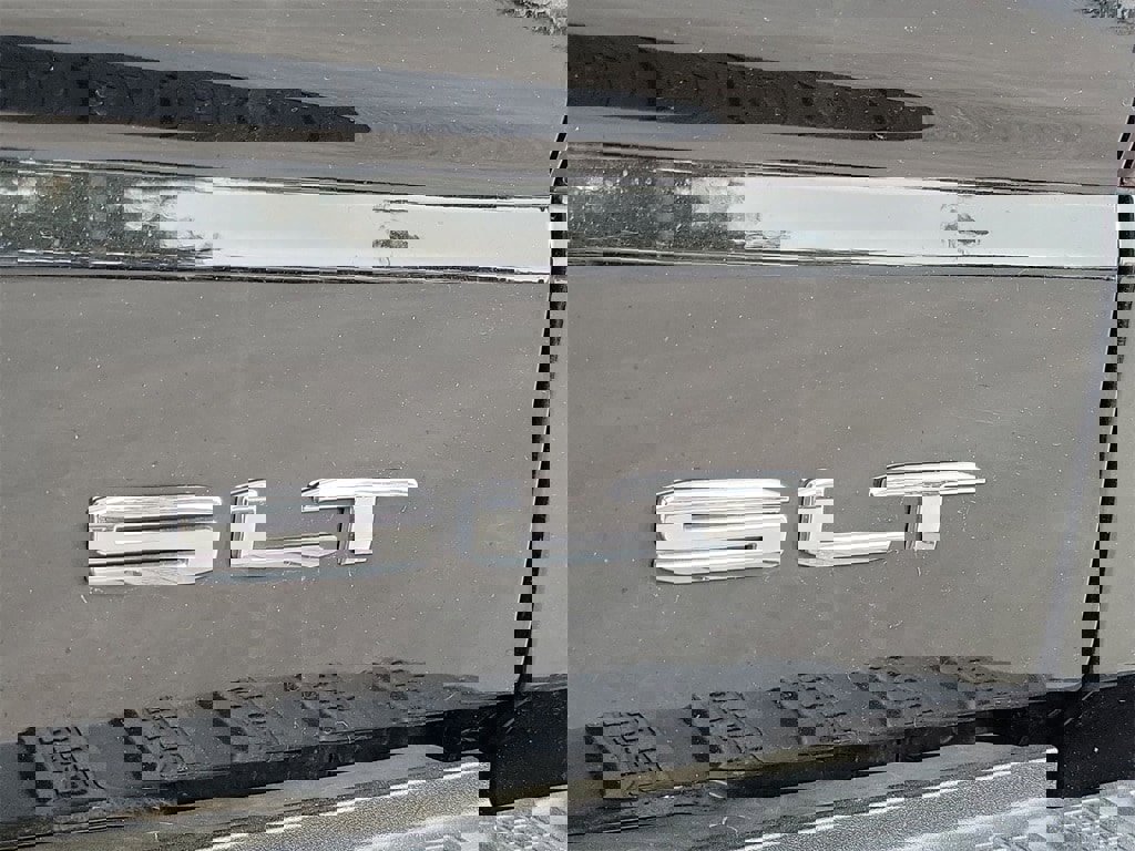 Used 2024 GMC Sierra 1500 SLT image 12