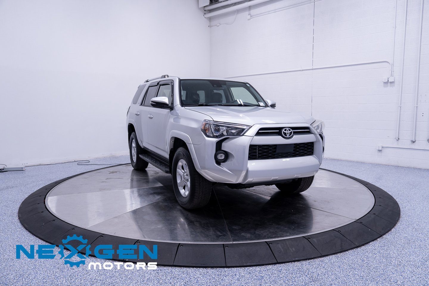 Used 2021 Toyota 4Runner SR5 Premium image 3