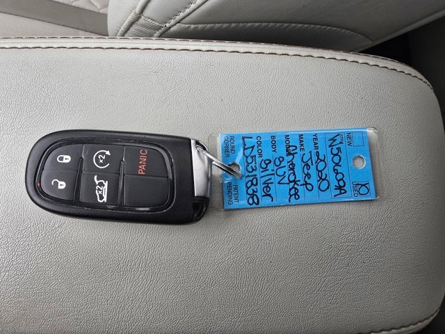 Used 2020 Jeep Cherokee Limited image 31